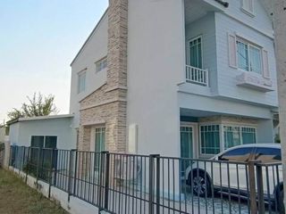 For sale 3 bedrooms townhouse in Bang Lamung, Chonburi