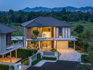 For sale 4 bedrooms villa in Bang Lamung, Chonburi