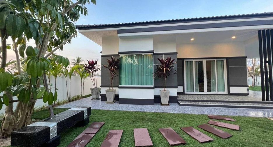 For sale 3 bedrooms house in East Pattaya, Pattaya