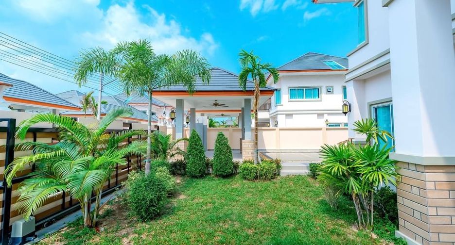 For sale 4 bedrooms villa in Huay Yai, Pattaya