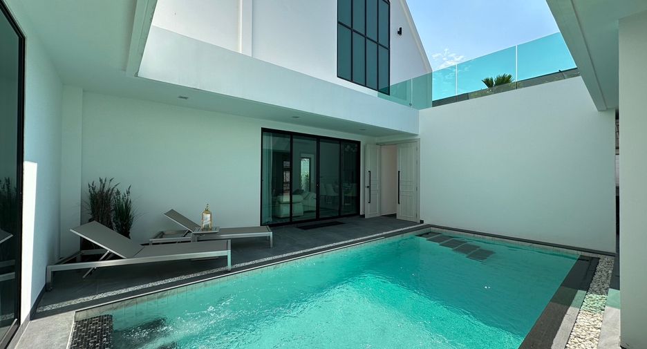For sale 4 bedrooms villa in Huay Yai, Pattaya