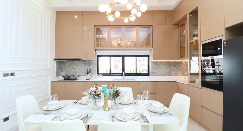 For sale 4 bedrooms villa in Huay Yai, Pattaya