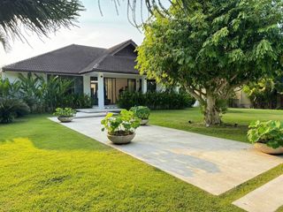Villa zum Kauf mit 4 Zimmer in Bang Lamung, Chonburi