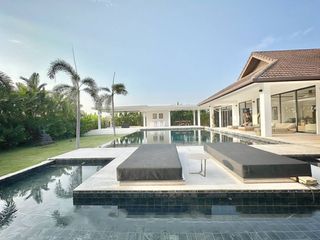 Villa zum Kauf mit 4 Zimmer in Bang Lamung, Chonburi