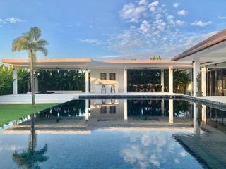 Villa zum Kauf mit 4 Zimmer in Bang Lamung, Chonburi