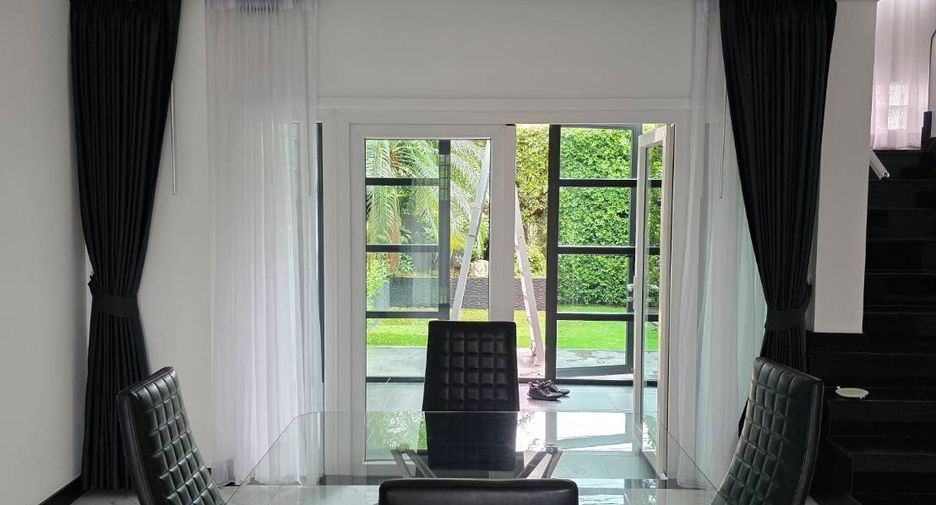 For sale 3 bedrooms villa in Bang Lamung, Chonburi