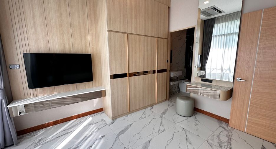 For sale 4 bedrooms townhouse in Bang Lamung, Chonburi