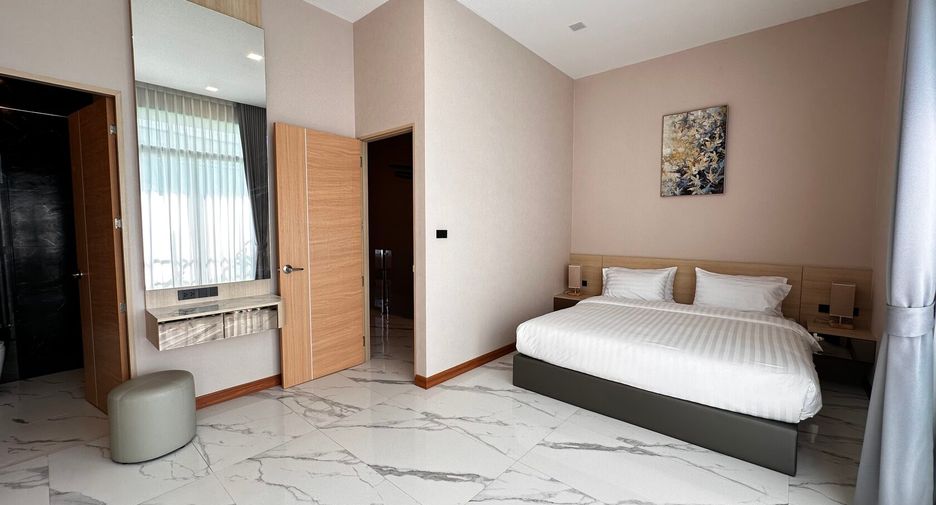 For sale 4 bedrooms townhouse in Bang Lamung, Chonburi