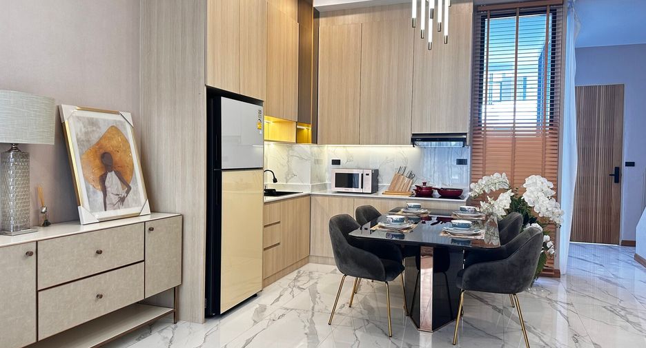 For sale 4 bedrooms townhouse in Bang Lamung, Chonburi