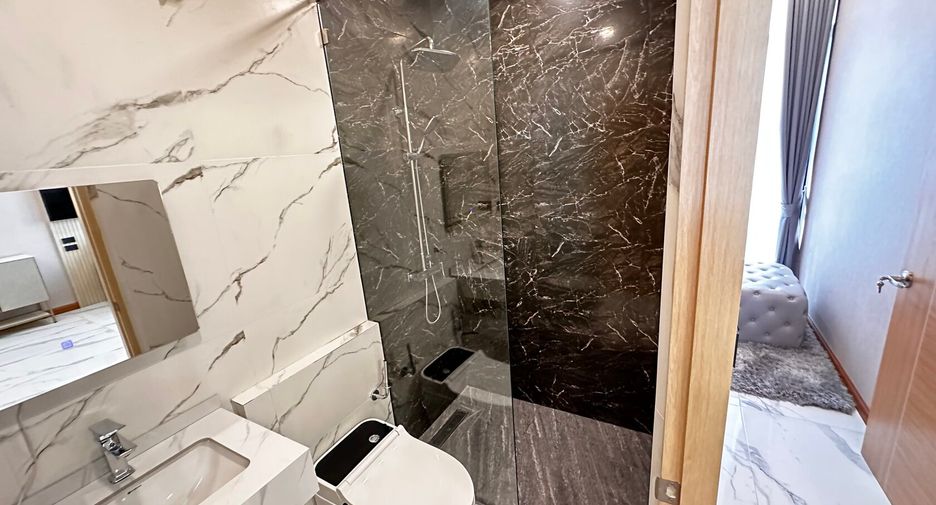 For sale 4 bedrooms townhouse in Bang Lamung, Chonburi