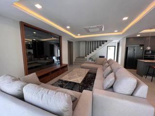 Villa en venta de 5 habitaciones en Bang Lamung, Chonburi