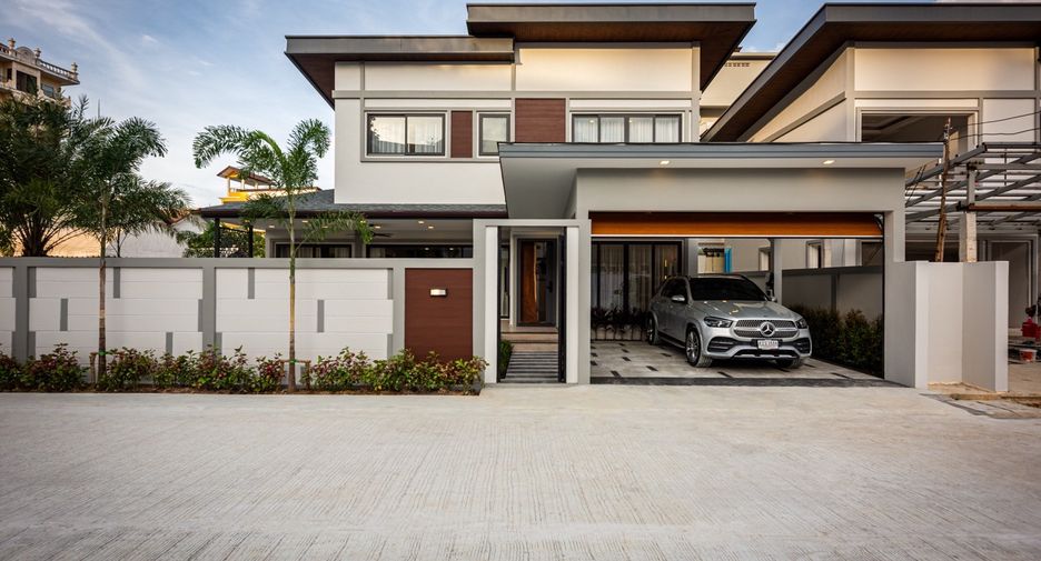 For sale 4 bedrooms villa in South Pattaya, Pattaya