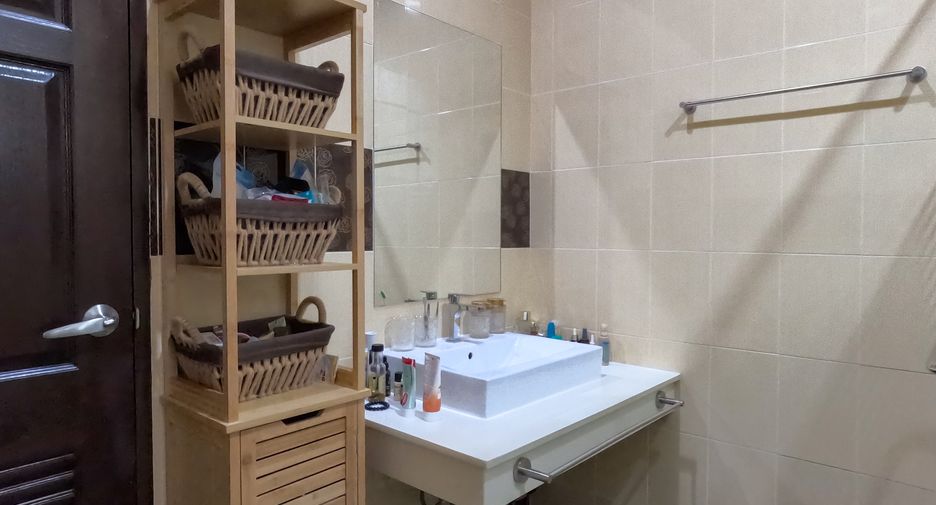For sale 3 bedrooms villa in Huay Yai, Pattaya