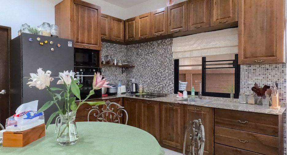 For sale 3 bedrooms villa in Huay Yai, Pattaya