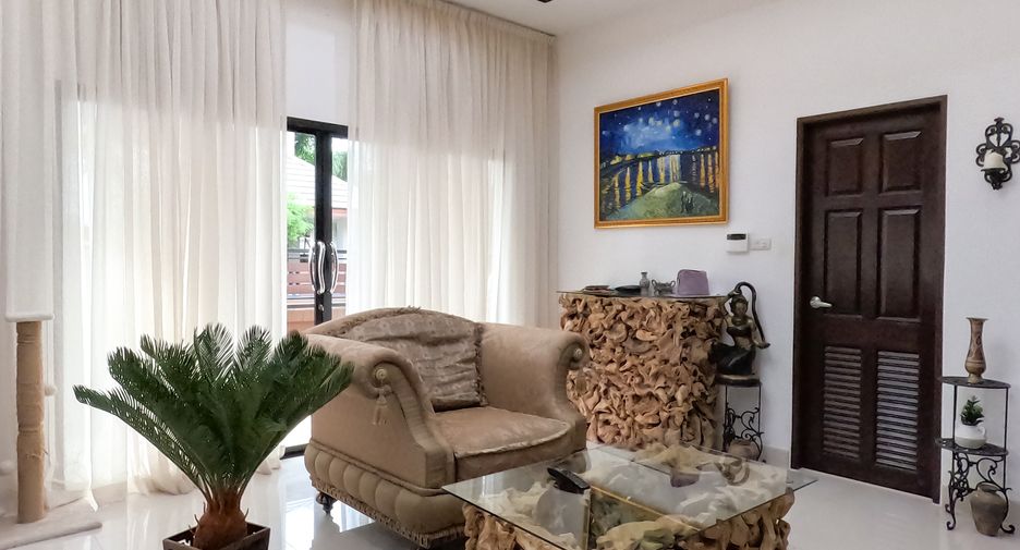For sale 3 bedrooms villa in Huay Yai, Pattaya