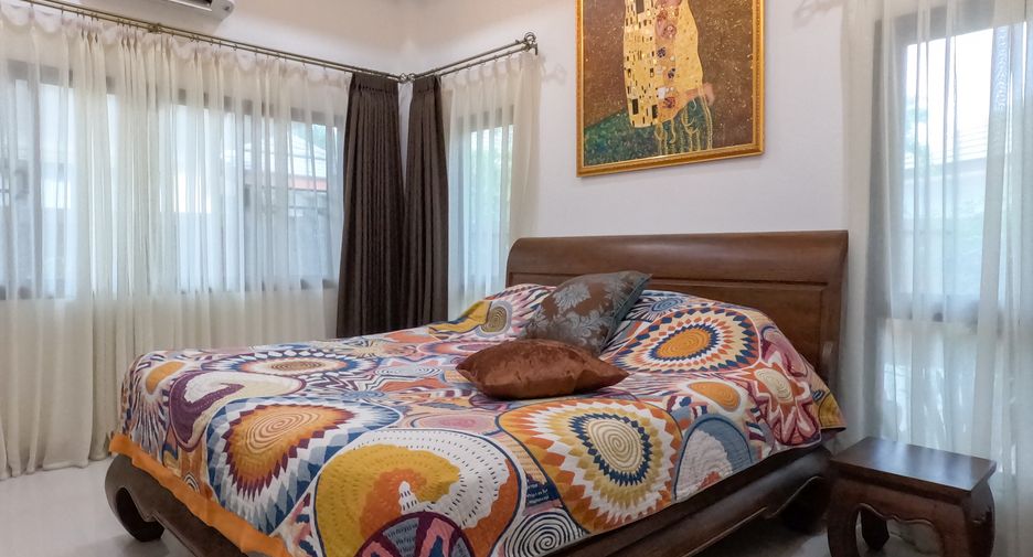 For sale 3 bedrooms villa in Huay Yai, Pattaya