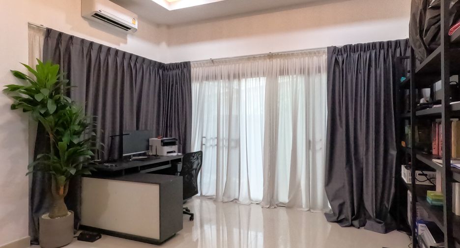 For sale 3 bedrooms villa in Huay Yai, Pattaya
