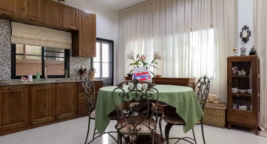 For sale 3 bedrooms villa in Huay Yai, Pattaya