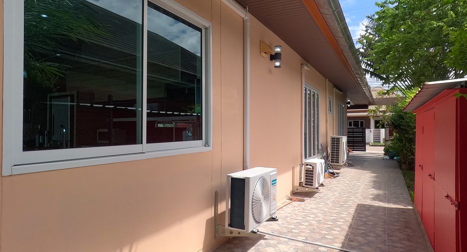 For sale 3 bedrooms villa in Huay Yai, Pattaya
