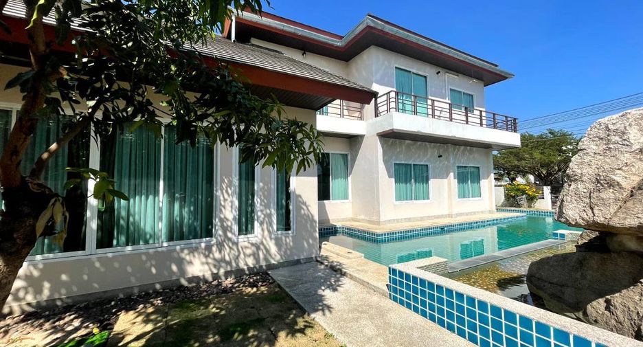 For sale 3 bedrooms villa in Huay Yai, Pattaya