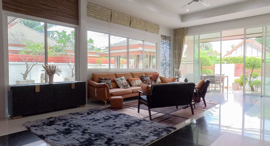 For sale 3 bedrooms villa in Huay Yai, Pattaya