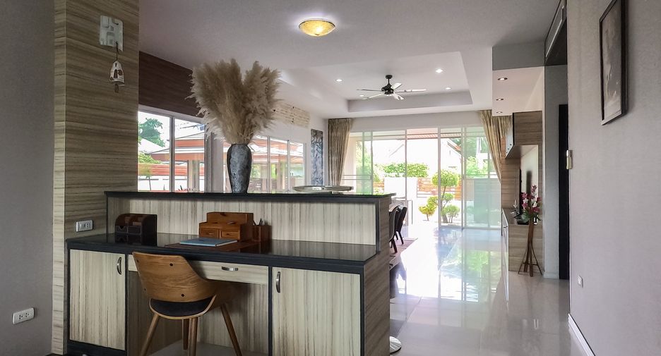 For sale 3 bedrooms villa in Huay Yai, Pattaya