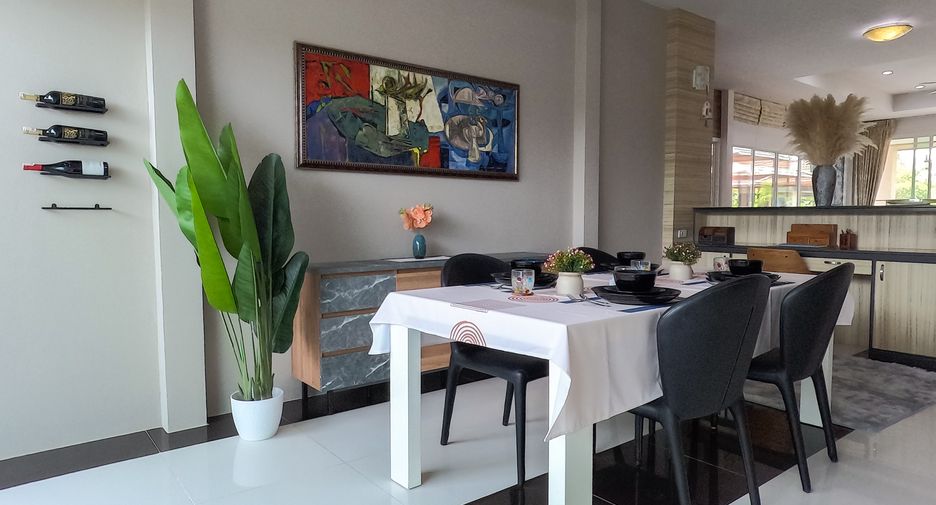 For sale 3 bedrooms villa in Huay Yai, Pattaya