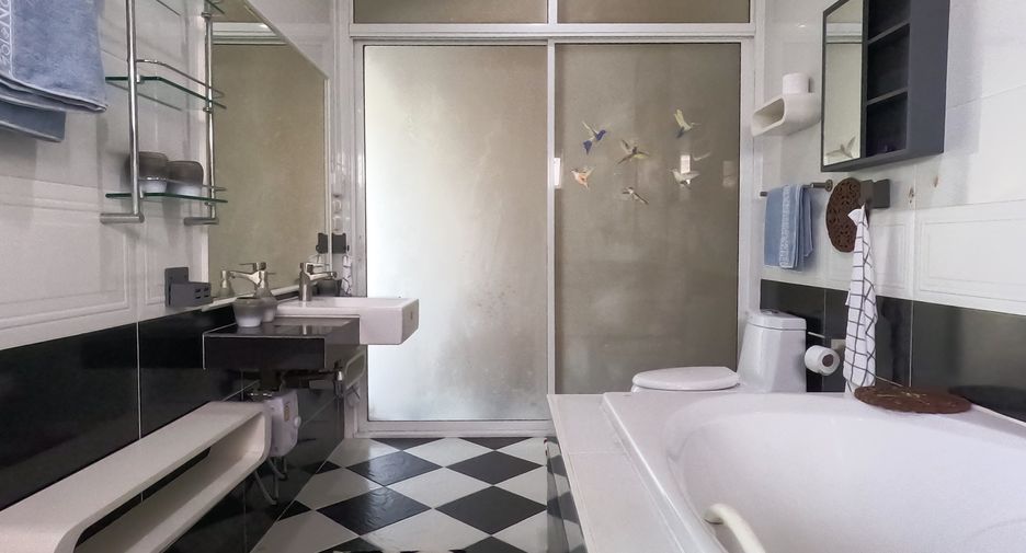 For sale 3 bedrooms villa in Huay Yai, Pattaya
