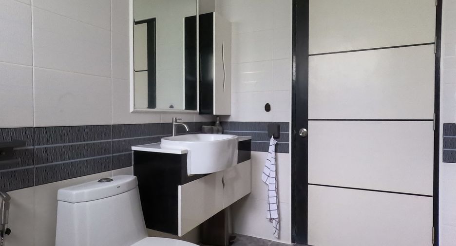 For sale 3 bedrooms villa in Huay Yai, Pattaya