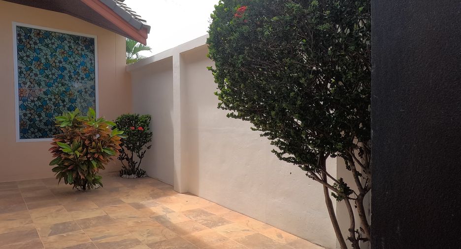 For sale 3 bedrooms villa in Huay Yai, Pattaya