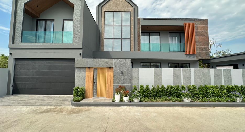 For sale 3 bedrooms villa in East Pattaya, Pattaya