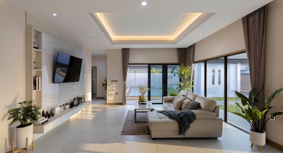 For sale 3 bedrooms villa in Huay Yai, Pattaya