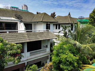 For sale 3 bedrooms townhouse in Na Jomtien, Pattaya