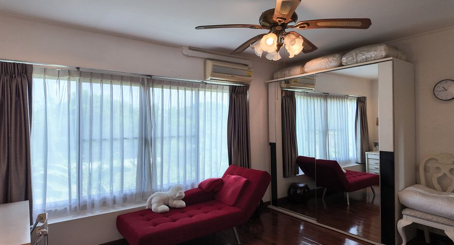 Casa adosada en venta de 3 habitaciones en Sattahip, Chonburi