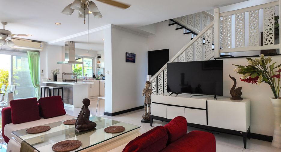 Casa adosada en venta de 3 habitaciones en Sattahip, Chonburi