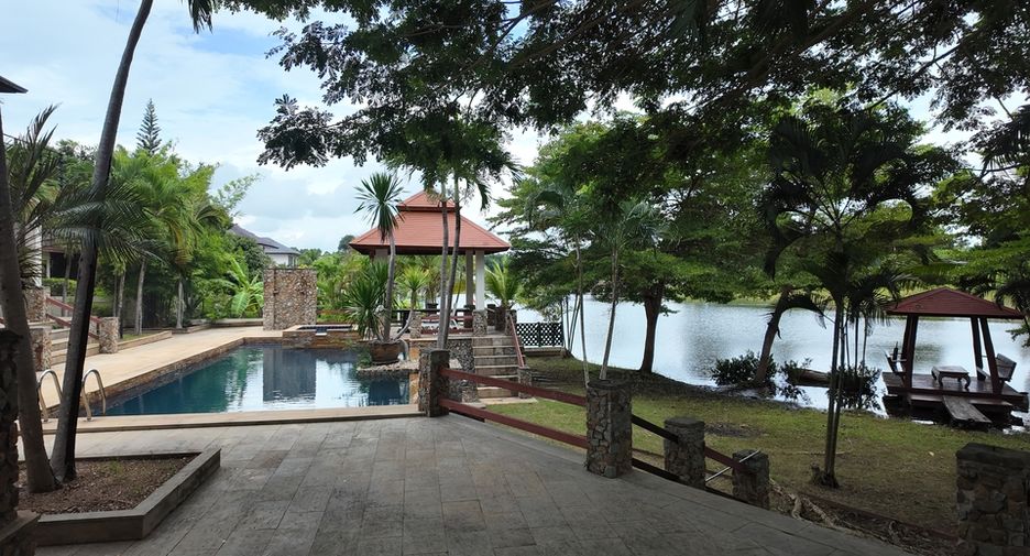For sale 6 bedrooms villa in Huay Yai, Pattaya