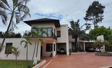 Villa zum Kauf mit 6 Zimmer in Huay Yai, Pattaya