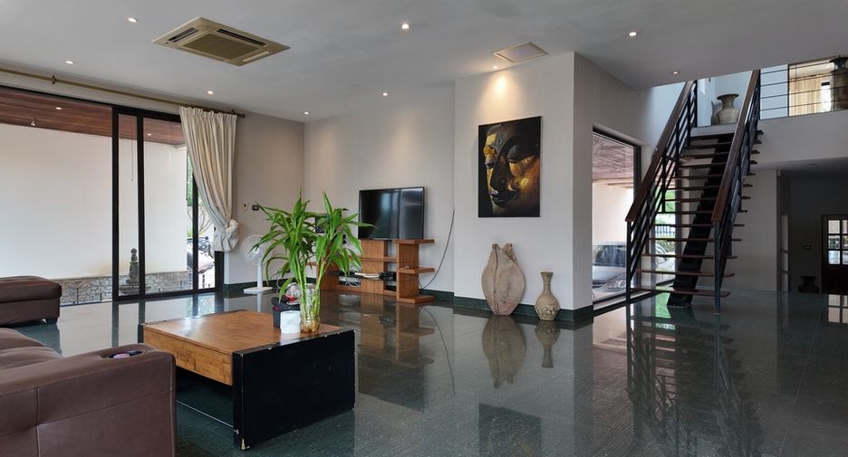 For sale 6 bedrooms villa in Huay Yai, Pattaya