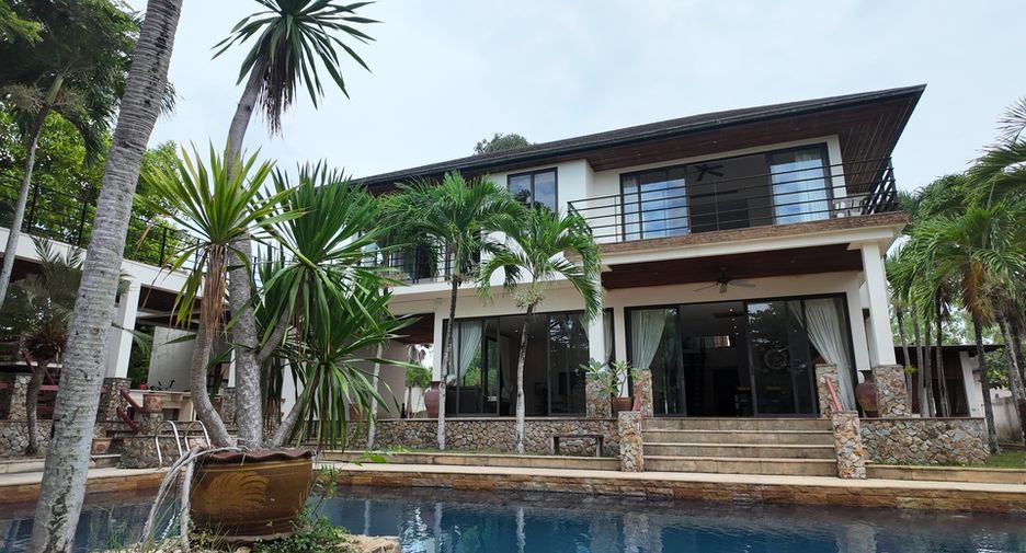 For sale 6 bedrooms villa in Huay Yai, Pattaya