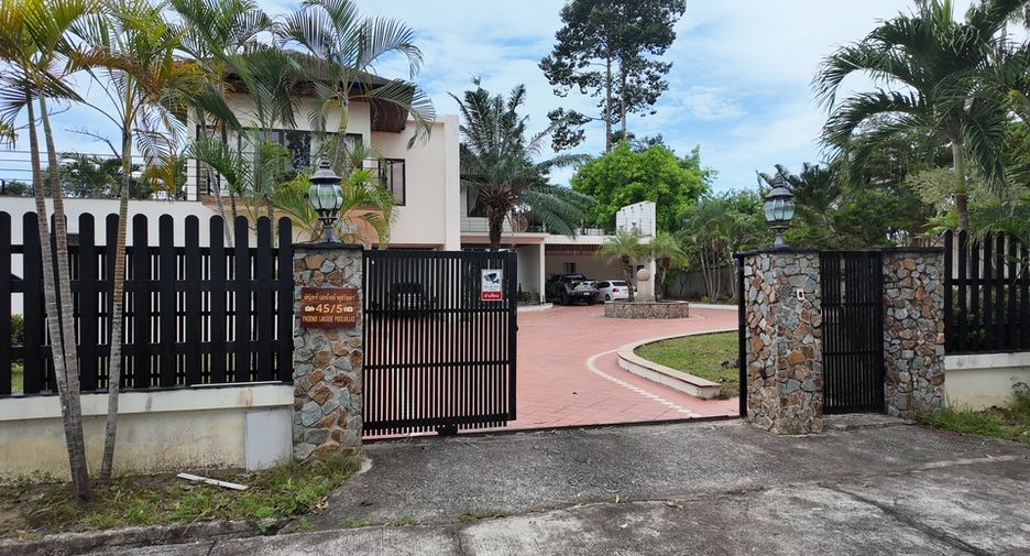 For sale 6 bedrooms villa in Huay Yai, Pattaya