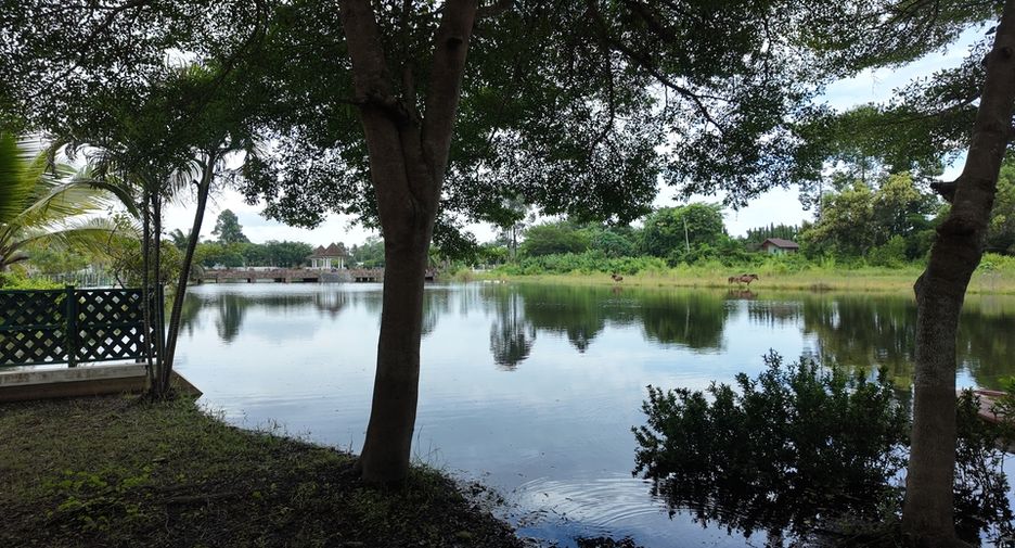 For sale 6 bedrooms villa in Huay Yai, Pattaya