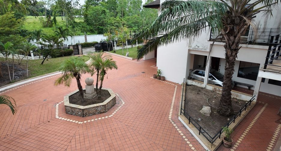 For sale 6 bedrooms villa in Huay Yai, Pattaya