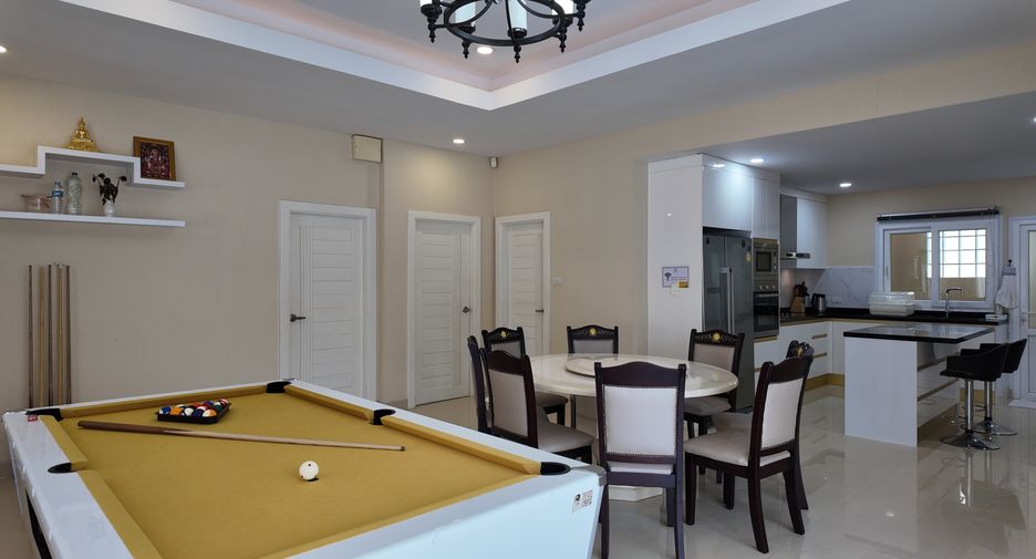Villa en venta de 4 habitaciones en Huay Yai, Pattaya
