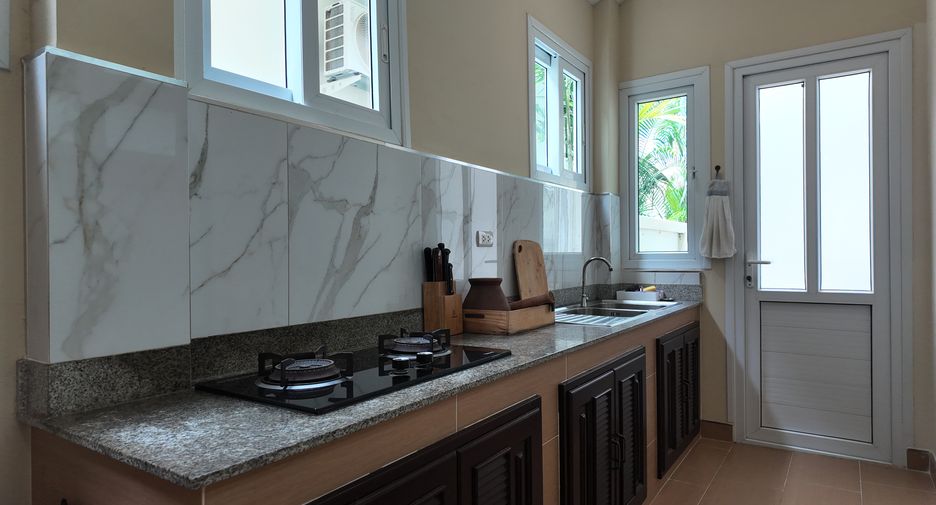 Villa en venta de 4 habitaciones en Huay Yai, Pattaya