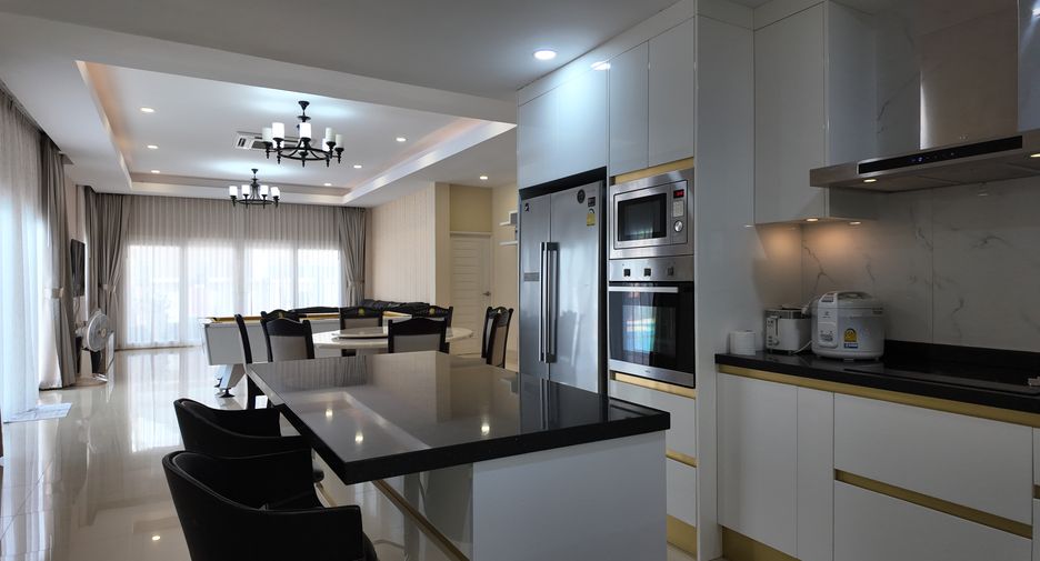 Villa en venta de 4 habitaciones en Huay Yai, Pattaya