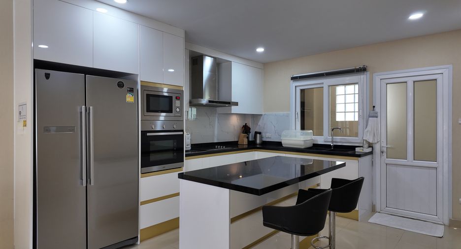 Villa en venta de 4 habitaciones en Huay Yai, Pattaya