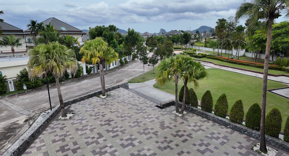 Villa en venta de 4 habitaciones en Huay Yai, Pattaya