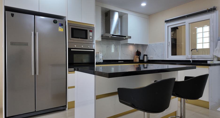 Villa en venta de 4 habitaciones en Huay Yai, Pattaya