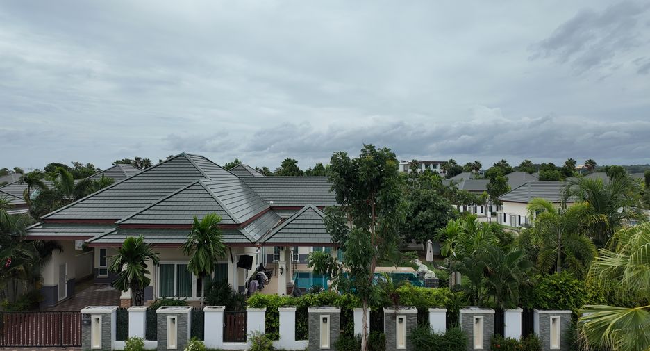 Villa en venta de 4 habitaciones en Huay Yai, Pattaya