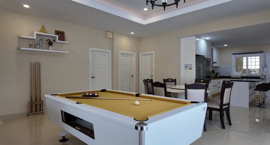 Villa en venta de 4 habitaciones en Huay Yai, Pattaya